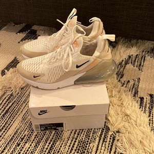 Nike Air Max 270 Womens Size 8.5 in Summit White/Black-Desert Sand